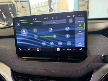 Skoda Enyaq 62kWh 60 Edition SUV 5dr Electric Auto (DC120kW) (179 ps)