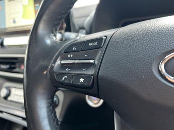 Hyundai Kona 64kWh Ultimate SUV Electric Auto (10.5kW Charger) (204 ps) 5dr