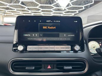 Hyundai Kona 64kWh Ultimate SUV Electric Auto (10.5kW Charger) (204 ps) 5dr