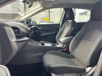 Nissan Qashqai 1.3 DIG-T MHEV Acenta Premium SUV Petrol Hybrid XTRON Euro 6 (s/