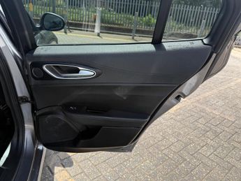 Alfa Romeo Giulia 2.0T Nero Edizione Saloon 4dr Petrol Auto Euro 6 (s/s) (200 ps)