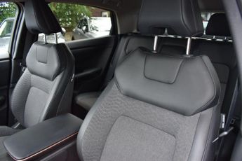 Nissan ARIYA 63kWh Advance Auto 5dr 7.4kW Charger