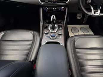 Alfa Romeo Giulia 2.2 TD Lusso Ti Auto Euro 6 (s/s) 4dr