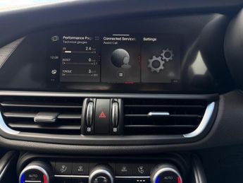 Alfa Romeo Giulia 2.2 TD Lusso Ti Auto Euro 6 (s/s) 4dr