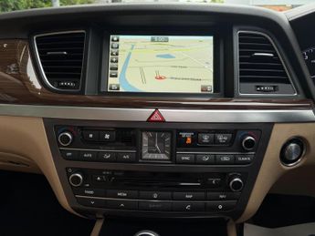 Hyundai Genesis 3.8 GDi V6 Auto Euro 5 4dr