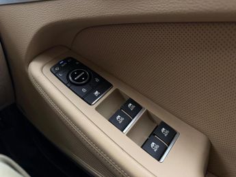 Hyundai Genesis 3.8 GDi V6 Auto Euro 5 4dr