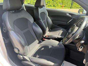 Audi A1 1.4 TFSI S line Hatchback 3dr Petrol S Tronic Euro 6 (s/s) (125 