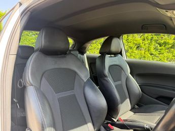 Audi A1 1.4 TFSI S line Hatchback 3dr Petrol S Tronic Euro 6 (s/s) (125 