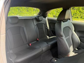 Audi A1 1.4 TFSI S line Hatchback 3dr Petrol S Tronic Euro 6 (s/s) (125 