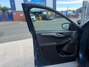 Ford Kuga 1.5 EcoBlue Zetec SUV 5dr Diesel Auto Euro 6 (s/s) (120 ps)