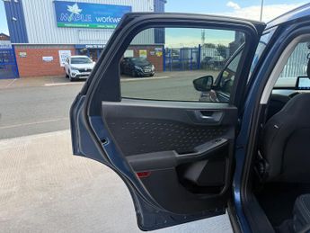 Ford Kuga 1.5 EcoBlue Zetec SUV 5dr Diesel Auto Euro 6 (s/s) (120 ps)