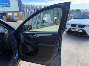 Ford Kuga 1.5 EcoBlue Zetec SUV 5dr Diesel Auto Euro 6 (s/s) (120 ps)