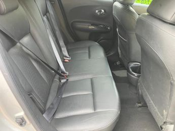 Nissan Juke 1.6 Tekna SUV 5dr Petrol XTRON Euro 5 (117 ps)
