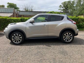 Nissan Juke 1.6 Tekna SUV 5dr Petrol XTRON Euro 5 (117 ps)
