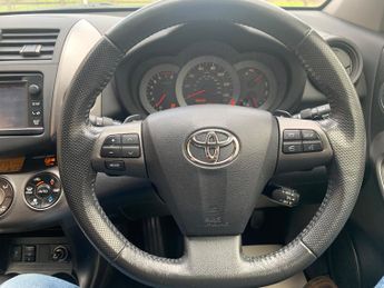 Toyota RAV4 2.0 V-Matic XT-R SUV 5dr Petrol Multidrive S 4WD Euro 5 (158 ps)