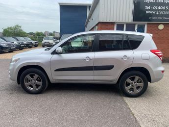 Toyota RAV4 2.0 V-Matic XT-R SUV 5dr Petrol Multidrive S 4WD Euro 5 (158 ps)