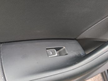 Audi Q3 2.0 TDI S line Plus SUV 5dr Diesel S Tronic quattro Euro 5 (s/s)