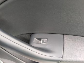 Audi Q3 2.0 TDI S line Plus SUV 5dr Diesel S Tronic quattro Euro 5 (s/s)