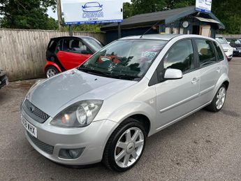 Ford Fiesta 1.25 Zetec Blue Edition Hatchback 5dr Petrol Manual (142 g/km, 7