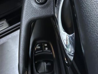 Nissan Qashqai 1.2 DIG-T N-Vision SUV 5dr Petrol XTRON 2WD Euro 6 (s/s) (115 ps