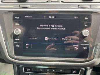 Volkswagen Tiguan 1.4 TSI SE Navigation SUV 5dr Petrol DSG 4Motion Euro 6 (s/s) (1