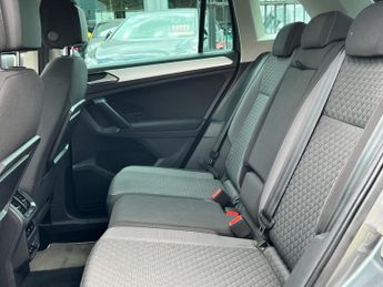 Volkswagen Tiguan 1.4 TSI SE Navigation SUV 5dr Petrol DSG 4Motion Euro 6 (s/s) (1