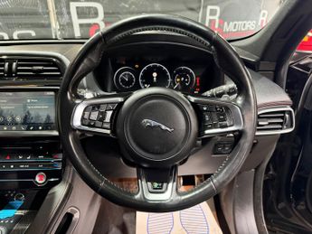 Jaguar F-Pace 2.0 D180 R-Sport SUV 5dr Diesel Auto AWD Euro 6 (s/s) (180 ps)