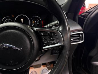 Jaguar F-Pace 2.0 D180 R-Sport SUV 5dr Diesel Auto AWD Euro 6 (s/s) (180 ps)
