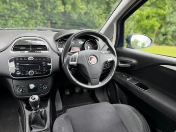 Fiat Punto 1.4 Easy Hatchback 3dr Petrol Euro 6 (s/s) (77 bhp)