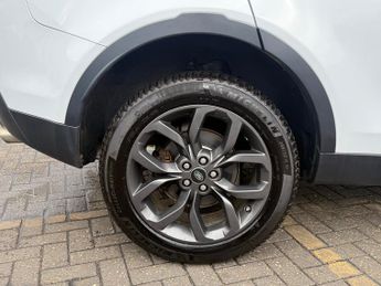 Land Rover Discovery Sport 2.0 TD4 Landmark SUV 5dr Diesel Auto 4WD Euro 6 (s/s) (180 ps)