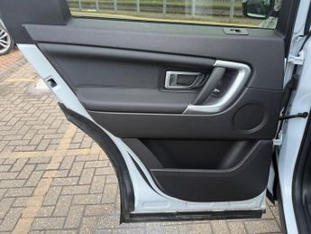 Land Rover Discovery Sport 2.0 TD4 Landmark SUV 5dr Diesel Auto 4WD Euro 6 (s/s) (180 ps)