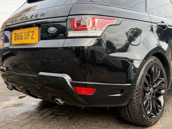 Land Rover Range Rover Sport 3.0 SD V6 Autobiography Dynamic SUV 5dr Diesel Auto 4WD Euro 6 (