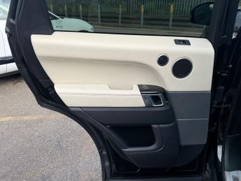Land Rover Range Rover Sport 3.0 SD V6 Autobiography Dynamic SUV 5dr Diesel Auto 4WD Euro 6 (