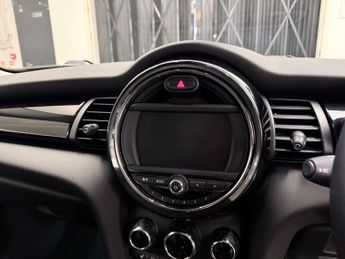 Mini Hatch 2.0 Cooper S Hatchback 3dr Petrol Auto Euro 6 (s/s) (192 ps)