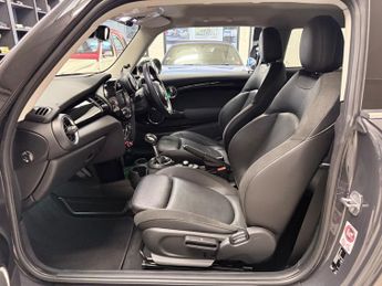 Mini Hatch 2.0 Cooper S Hatchback 3dr Petrol Auto Euro 6 (s/s) (192 ps)