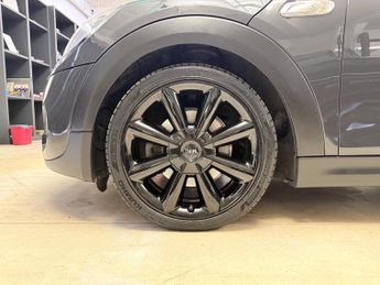 Mini Hatch 2.0 Cooper S Hatchback 3dr Petrol Auto Euro 6 (s/s) (192 ps)