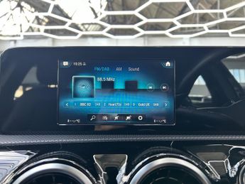 Mercedes-Benz A Class 1.5 A180d Sport Hatchback Diesel 7G-DCT Euro 6 (s/s) (116 ps) 5d