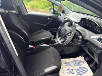 Peugeot 208 1.2 VTi Style Hatchback 5dr Petrol Manual Euro 5 (82 ps)