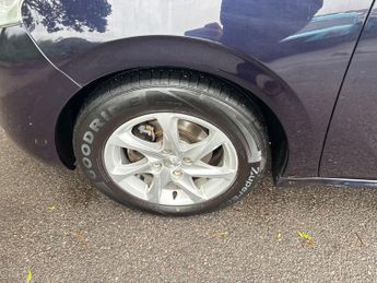 Peugeot 208 1.2 VTi Style Hatchback 5dr Petrol Manual Euro 5 (82 ps)