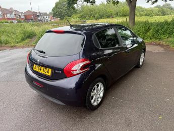 Peugeot 208 1.2 VTi Style Hatchback 5dr Petrol Manual Euro 5 (82 ps)