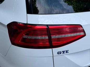 Volkswagen Passat 1.4 TSI GTE Advance Estate 5dr Petrol Plug-in Hybrid DSG Euro 6 