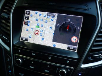 Hyundai Santa Fe 2.2 CRDi Blue Drive Premium Auto 4WD Euro 6 (s/s) 5dr (7 Seat)