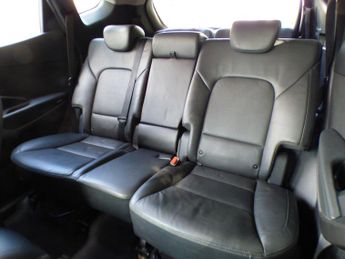 Hyundai Santa Fe 2.2 CRDi Blue Drive Premium Auto 4WD Euro 6 (s/s) 5dr (7 Seat)