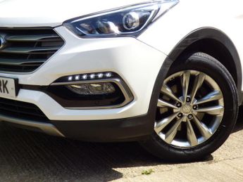 Hyundai Santa Fe 2.2 CRDi Blue Drive Premium Auto 4WD Euro 6 (s/s) 5dr (7 Seat)