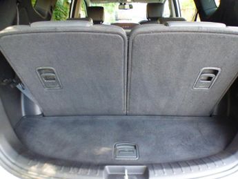 Hyundai Santa Fe 2.2 CRDi Blue Drive Premium Auto 4WD Euro 6 (s/s) 5dr (7 Seat)