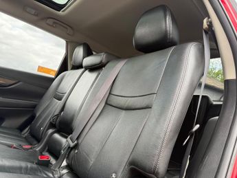 Nissan X-Trail 1.6 dCi Tekna SUV 5dr Diesel Manual 4WD Euro 6 (s/s) (130 ps)