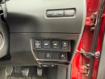 Nissan X-Trail 1.6 dCi Tekna SUV 5dr Diesel Manual 4WD Euro 6 (s/s) (130 ps)