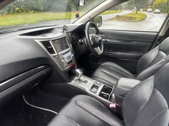 Subaru Legacy 2.5i SE Sport Tourer Lineartronic 4WD Euro 5 5dr (SNavPlus)