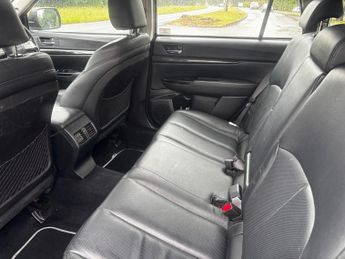 Subaru Legacy 2.5i SE Sport Tourer Lineartronic 4WD Euro 5 5dr (SNavPlus)