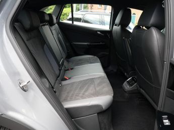 Volkswagen ID.4 Pure 52kWh Life Electric Auto 5dr 1 Owner